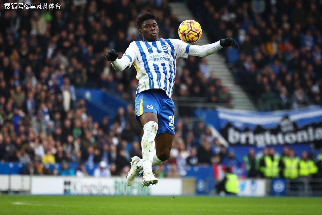 曼联求购新铁腰被要价过亿：21岁的新人，会是阿莫林解题答案么